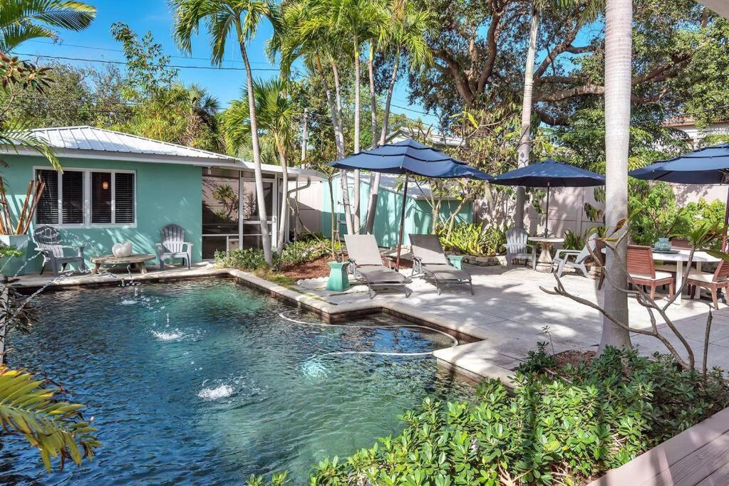 Art Deco Apt W Pool One Mile To Beach Pets Welcome Лейк-Уорт Экстерьер фото