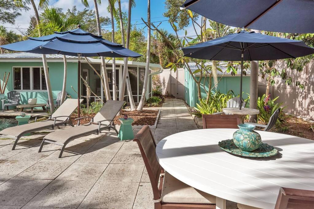 Art Deco Apt W Pool One Mile To Beach Pets Welcome Лейк-Уорт Экстерьер фото